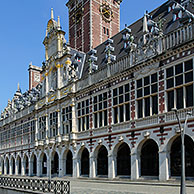 Leuvense Universiteitsbibliotheek / Centrale bibliotheek op het Ladeuzeplein te Leuven, België
