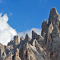 Bergkam in de Dolomieten, Italië